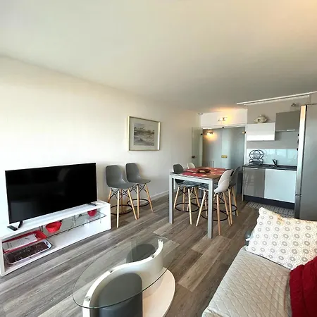 Magnifique Renove 2 Chambres, Face A La - 3 Etoiles, Garage Prive, Proche Et Commerces - Fr-1-323-329 Apartment