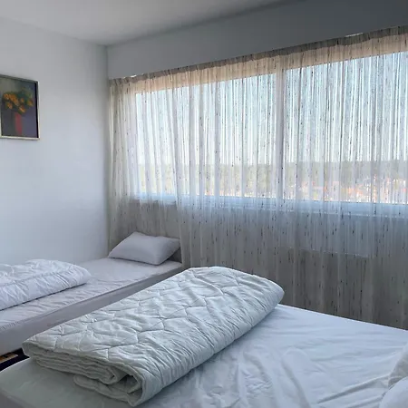 Apartment Magnifique Renove 2 Chambres, Face A La - 3 Etoiles, Garage Prive, Proche Et Commerces - Fr-1-323-329